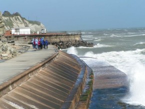 Sea wall ventnor - Wikipedia (500x375)