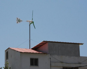 Rooftop residential wind turbine - TechnoSpin Inc